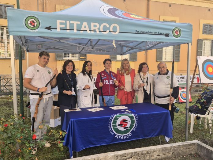 Lucilla_Boari_con_i_tecnici_Fitarco_e_i_dirigenti_del_Policlinico_Umberto_I